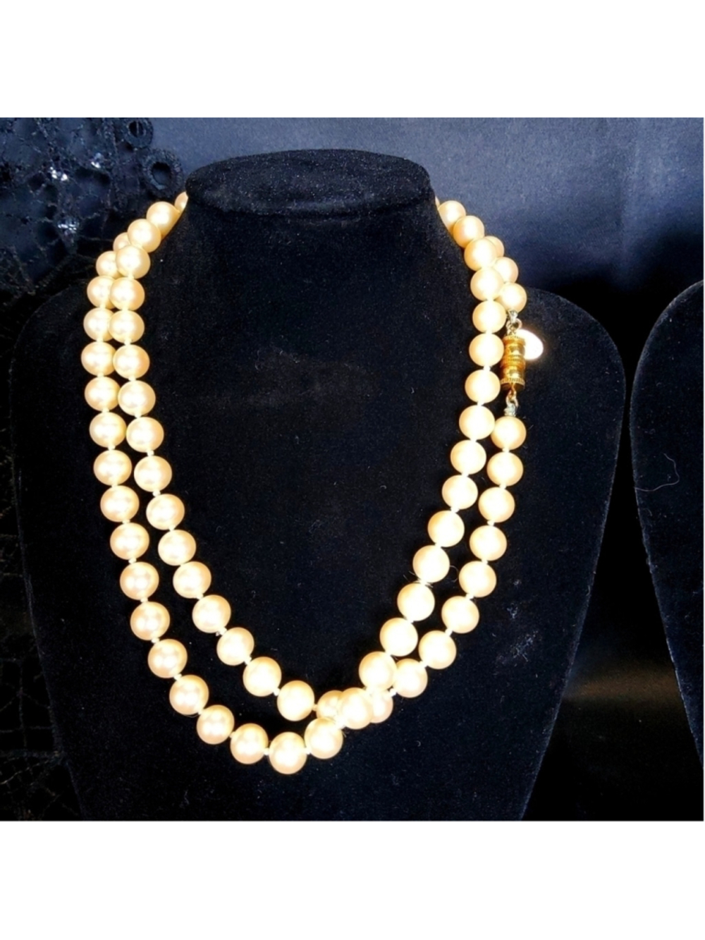 Les Bernard signed pearl necklace,
